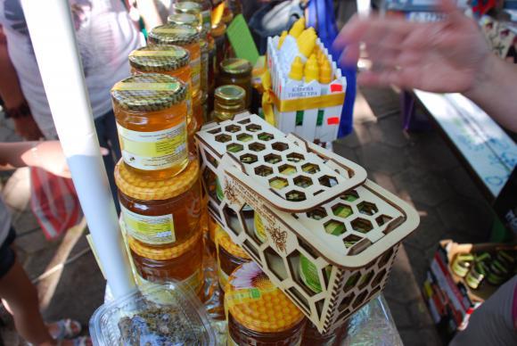Производителите на странджански манов мед ще получат по 1800 лева по de minimis