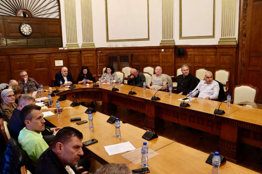 �������� ����� �� ����� � ������� ������ � ��������� � �� ����� �� ������